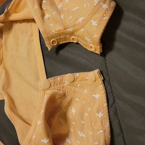 Bras - Picture 4 of 7